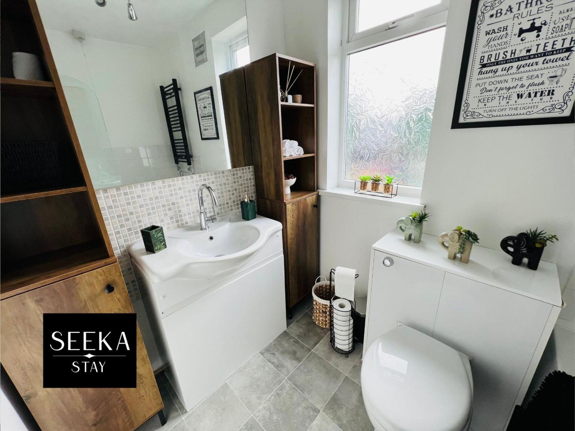 Cosy 2-Bedroom House, Walking Distance Cbs, Ideal For Contractors-Business Stays Coventry Exterior photo